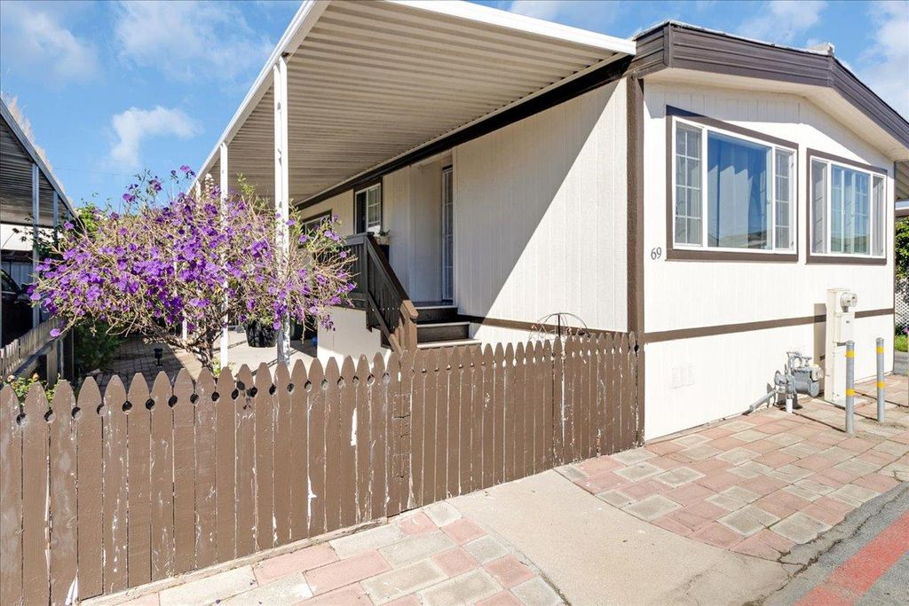 20 Russell Road 69, Salinas, CA 93906