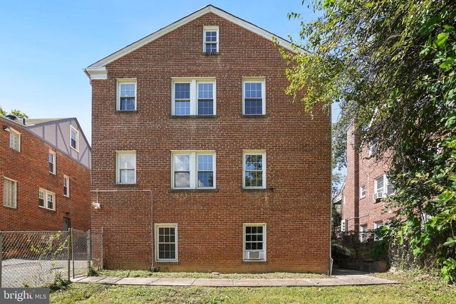 8511 FLOWER AVE, Takoma Park, MD 20912