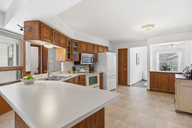 4780 W Donges LANE, Brown Deer, WI 53223