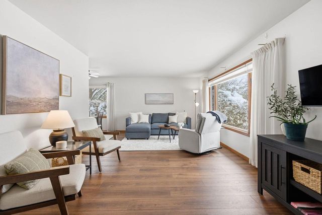 4780 W Donges LANE, Brown Deer, WI 53223