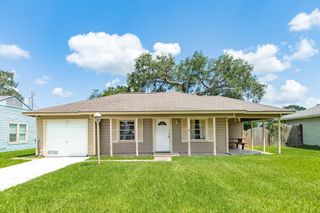 1225 San Felipe Street, Angleton, TX 77515
