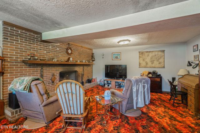 4322 Mint Rd, Maryville, TN 37803