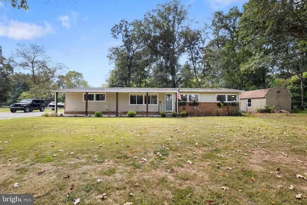 1054 LOCUST GROVE RD, Middletown, PA 17057