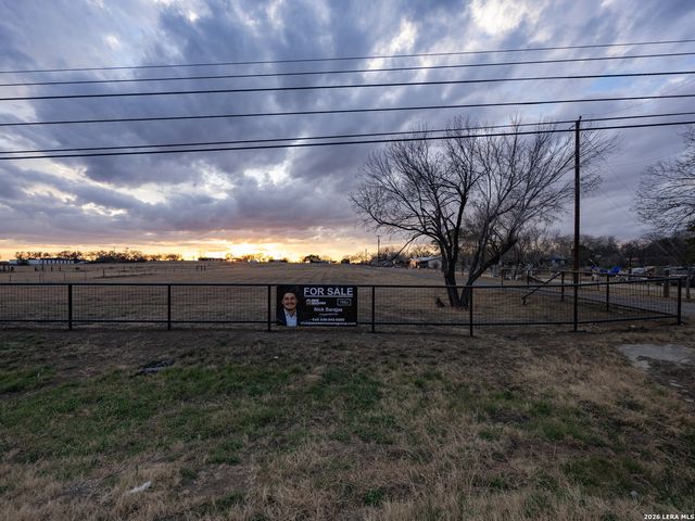 19749 State Highway 16 S, Von Ormy, TX 78073