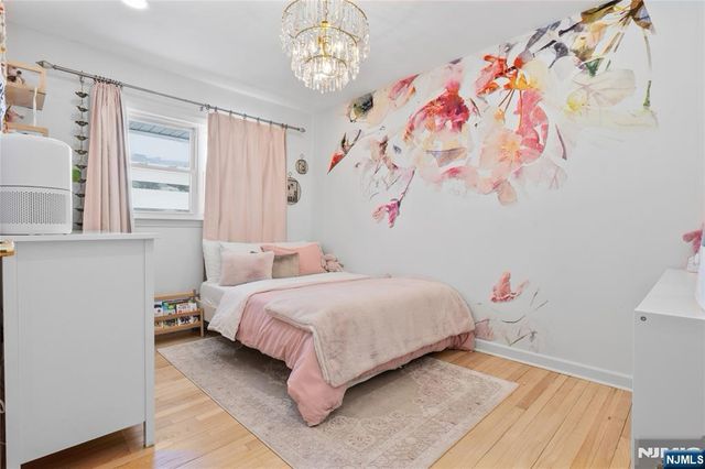 10 Homestead Road, Elmwood Park, NJ 07407