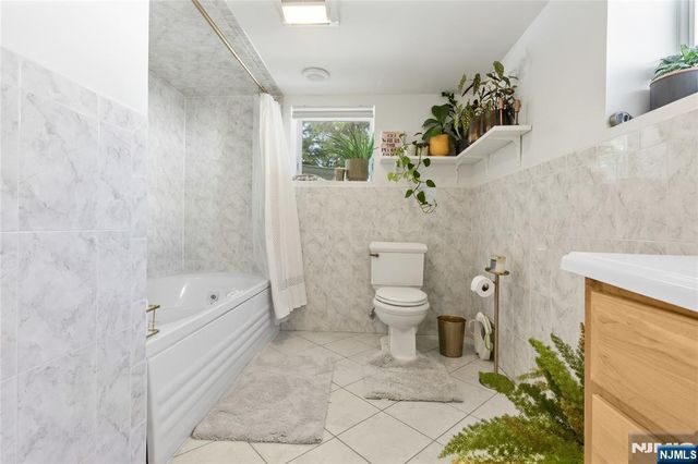 10 Homestead Road, Elmwood Park, NJ 07407