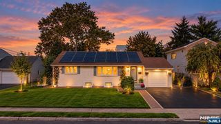 10 Homestead Road, Elmwood Park, NJ 07407