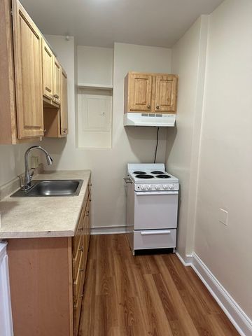 124 Bowdoin 97, Boston, MA 02108