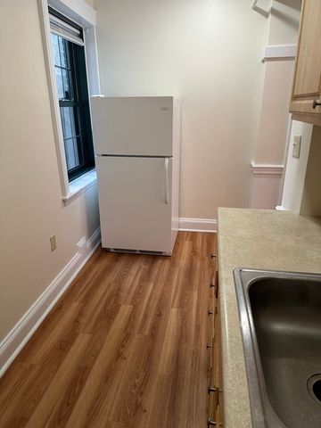 124 Bowdoin 97, Boston, MA 02108