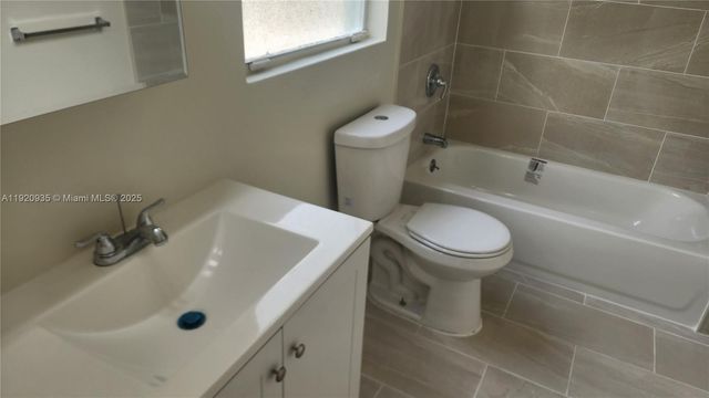 829 SW 3rd St, Miami, FL 33130