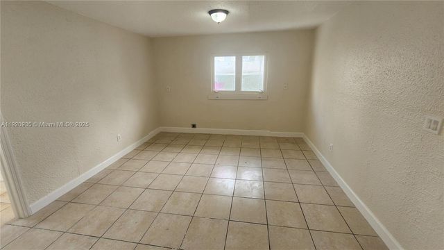 829 SW 3rd St, Miami, FL 33130