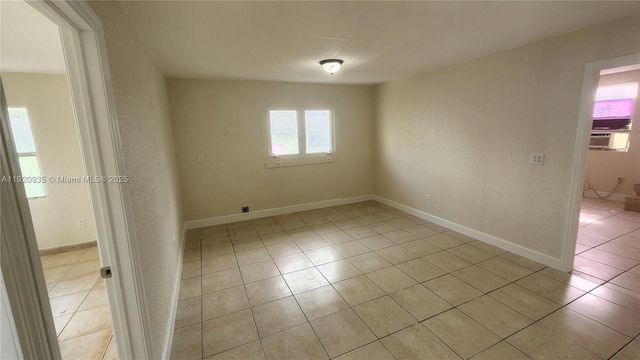 829 SW 3rd St, Miami, FL 33130