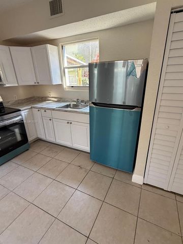 829 SW 3rd St, Miami, FL 33130