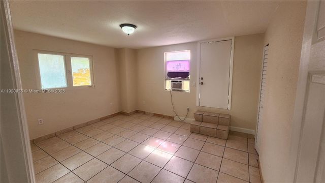 829 SW 3rd St, Miami, FL 33130