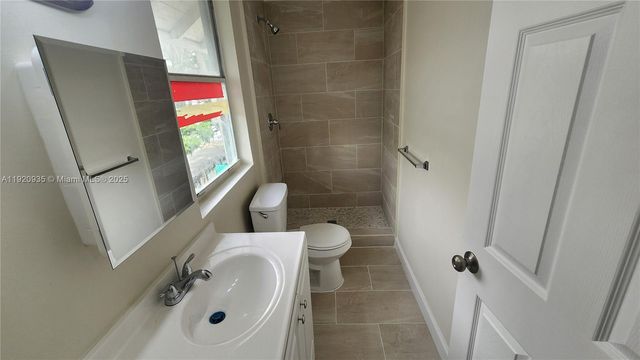 829 SW 3rd St, Miami, FL 33130