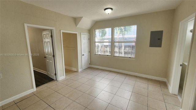 829 SW 3rd St, Miami, FL 33130