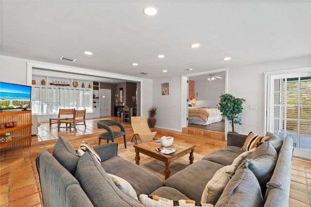 1344 Seabreeze Blvd, Fort Lauderdale, FL 33316