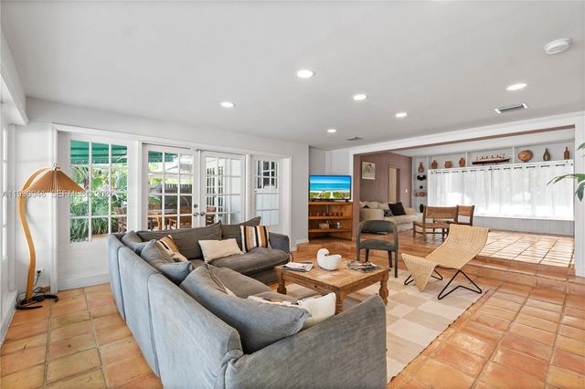 1344 Seabreeze Blvd, Fort Lauderdale, FL 33316