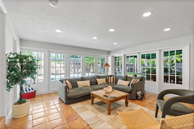 1344 Seabreeze Blvd, Fort Lauderdale, FL 33316