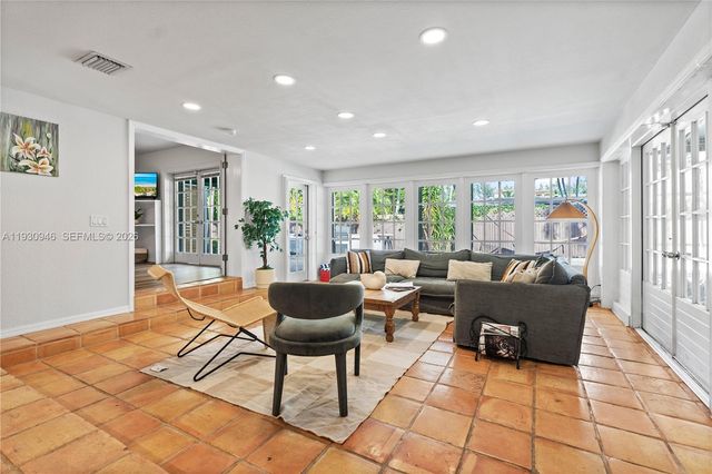 1344 Seabreeze Blvd, Fort Lauderdale, FL 33316