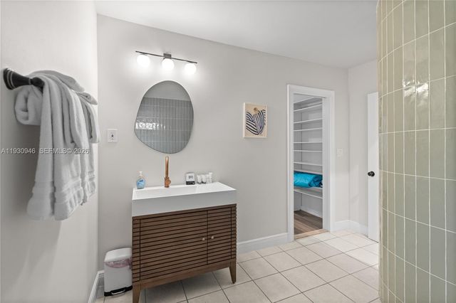 1344 Seabreeze Blvd, Fort Lauderdale, FL 33316