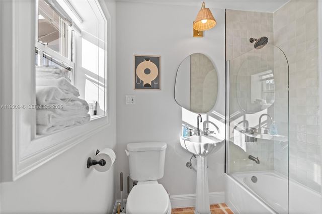 1344 Seabreeze Blvd, Fort Lauderdale, FL 33316