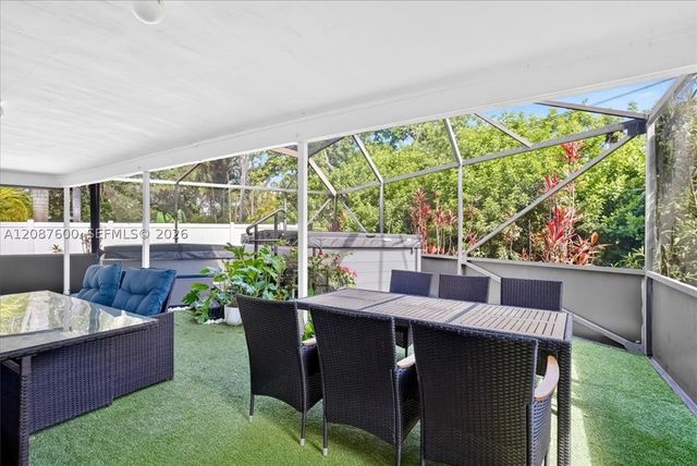 3211 Calle Largo Dr, Hollywood, FL 33021
