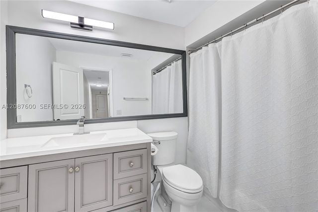 3211 Calle Largo Dr, Hollywood, FL 33021
