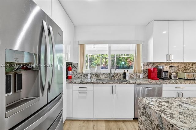 3211 Calle Largo Dr, Hollywood, FL 33021