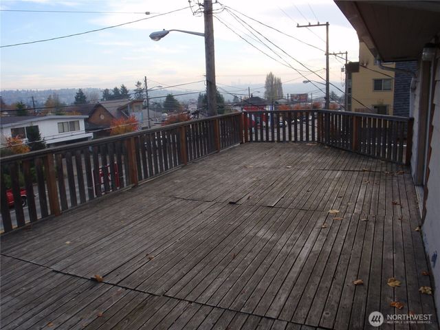7329 15th Avenue NW, Seattle, WA 98107