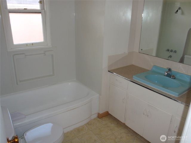 7329 15th Avenue NW, Seattle, WA 98107