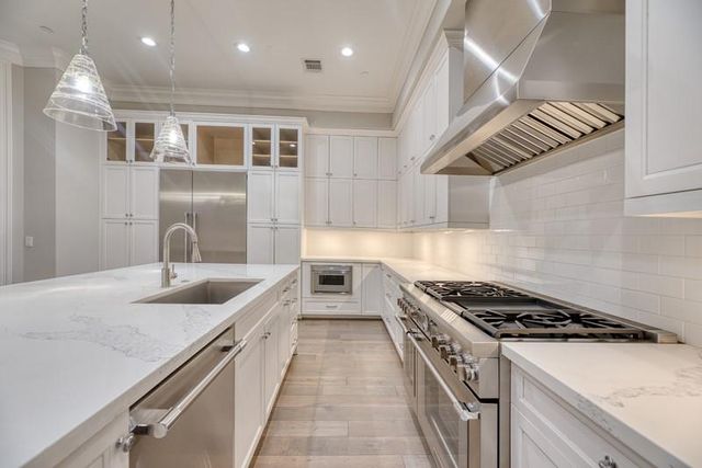 1913 Revere Street, Houston, TX 77019