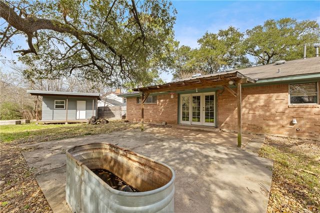 906 Briar Cliff Drive, Bryan, TX 77802