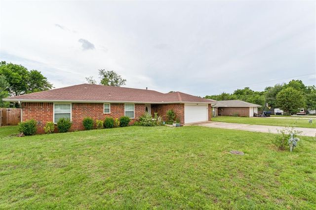 802 Jay Drive, Noble, OK 73068