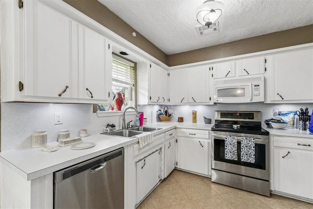 802 Jay Drive, Noble, OK 73068