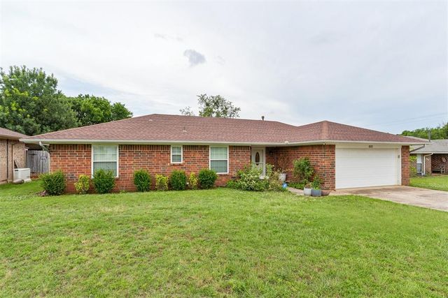 802 Jay Drive, Noble, OK 73068