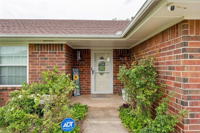 802 Jay Drive, Noble, OK 73068