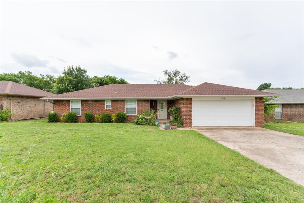 802 Jay Drive, Noble, OK 73068
