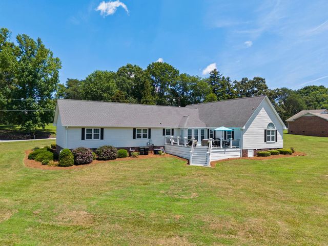 670 Old Mill Road, Campobello, SC 29322