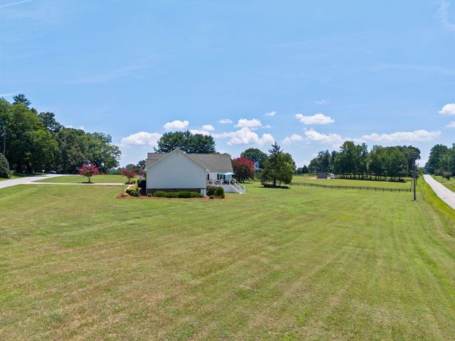 670 Old Mill Road, Campobello, SC 29322