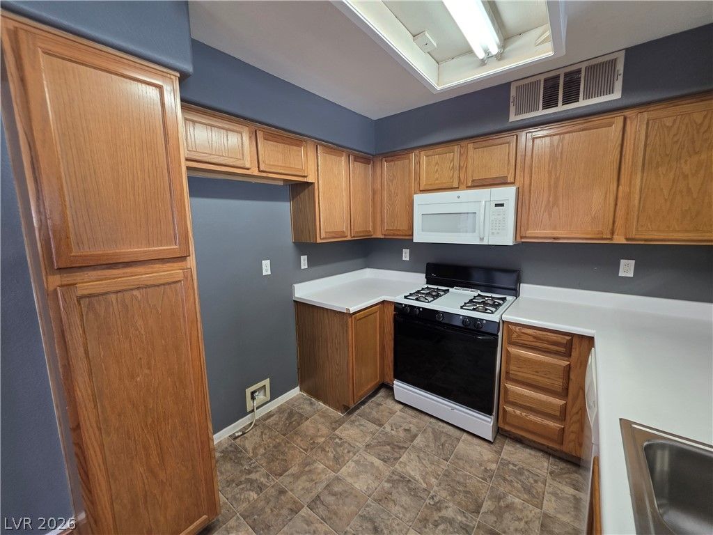 3135 Key Largo Dr Drive 204, Las Vegas, NV 89120 — photo 4