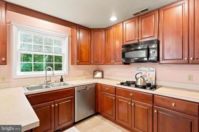16 RYAN LN, Honey Brook, PA 19344