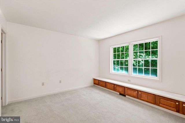 16 RYAN LN, Honey Brook, PA 19344