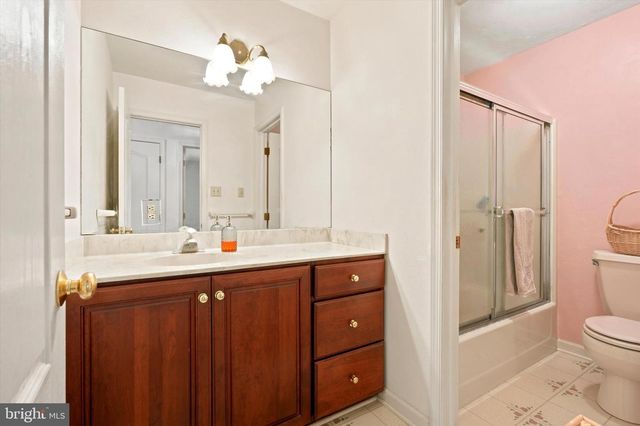 16 RYAN LN, Honey Brook, PA 19344