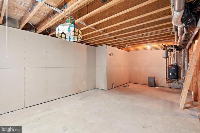 16 RYAN LN, Honey Brook, PA 19344