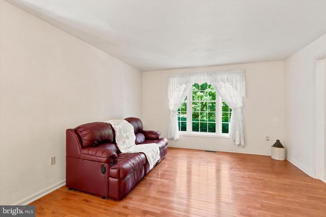 16 RYAN LN, Honey Brook, PA 19344