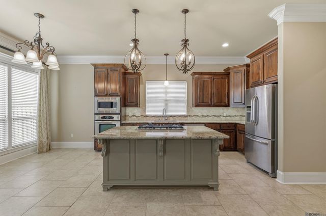 17892 Villa Lake Ave, Central, LA 70739