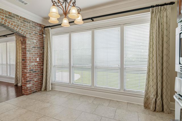 17892 Villa Lake Ave, Central, LA 70739