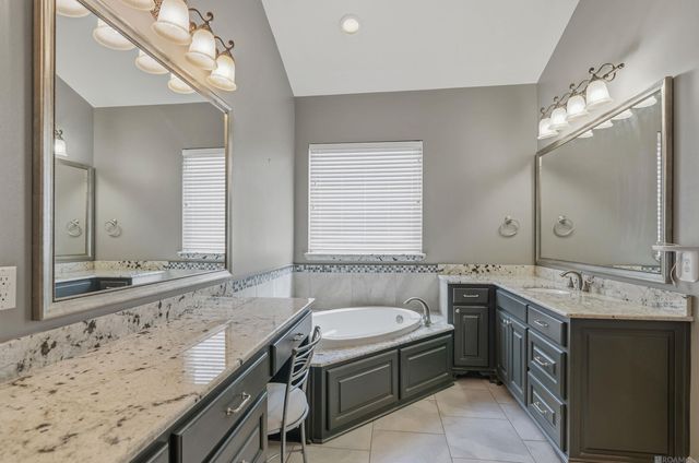 17892 Villa Lake Ave, Central, LA 70739