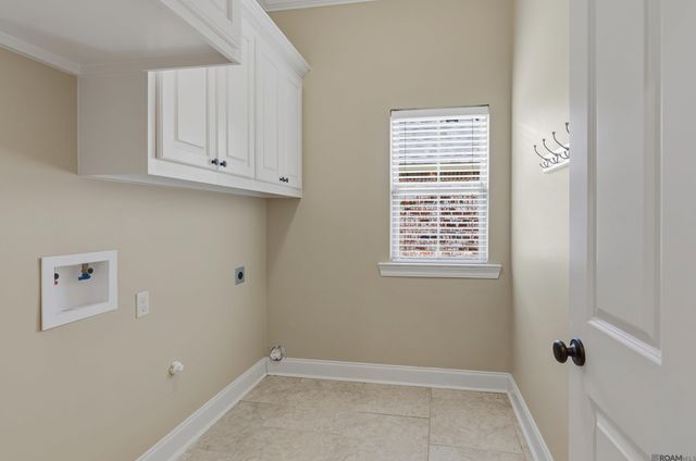 17892 Villa Lake Ave, Central, LA 70739